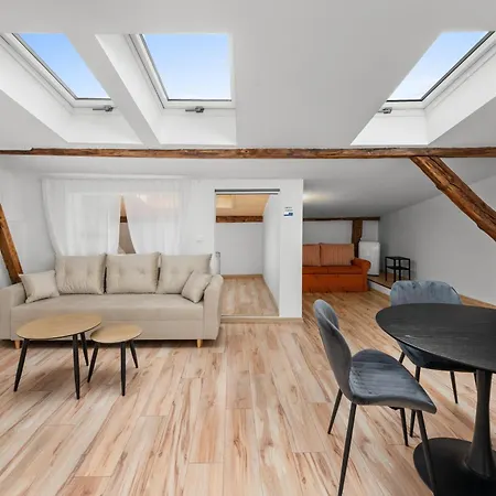 Daire Wielopole Old Town By Bookinghost *