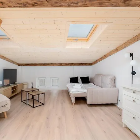 Daire Wielopole Old Town By Bookinghost